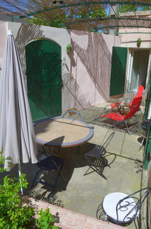 Le Mas Sivan séjour arlésien 2 à 6 personnes wifi climatisation parking Extérieur photo